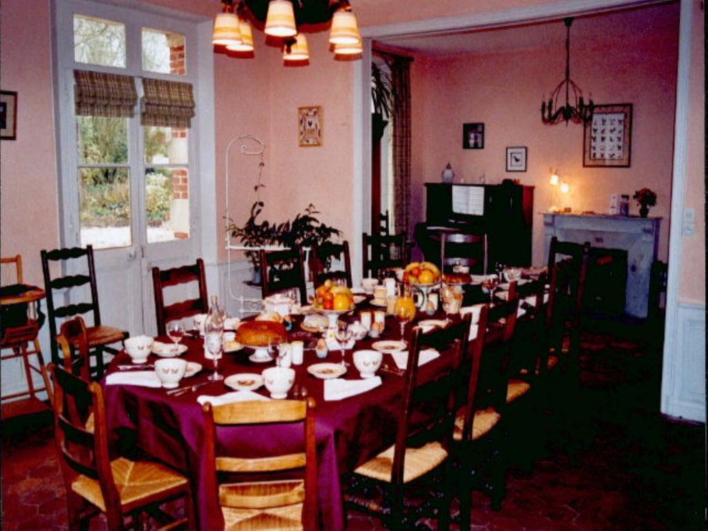 לינה וארוחת בוקר Froissy  Chez Francine Et Xavier מראה חיצוני תמונה